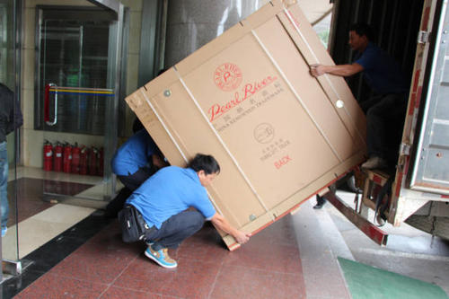 五峰钢琴贵重工艺品无忧运